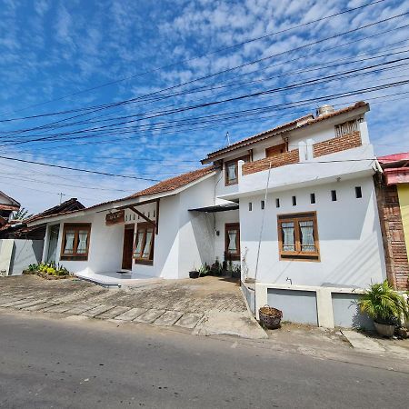 Brb Guesthouse Banyuwangi  Εξωτερικό φωτογραφία